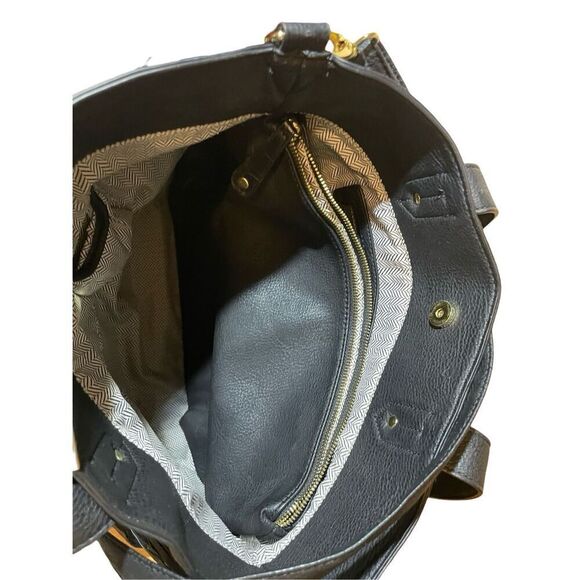 Steve Madden Tote and matching Wallet SET** - Picture 4 of 10